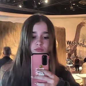 Meet your Posher, Caitlin